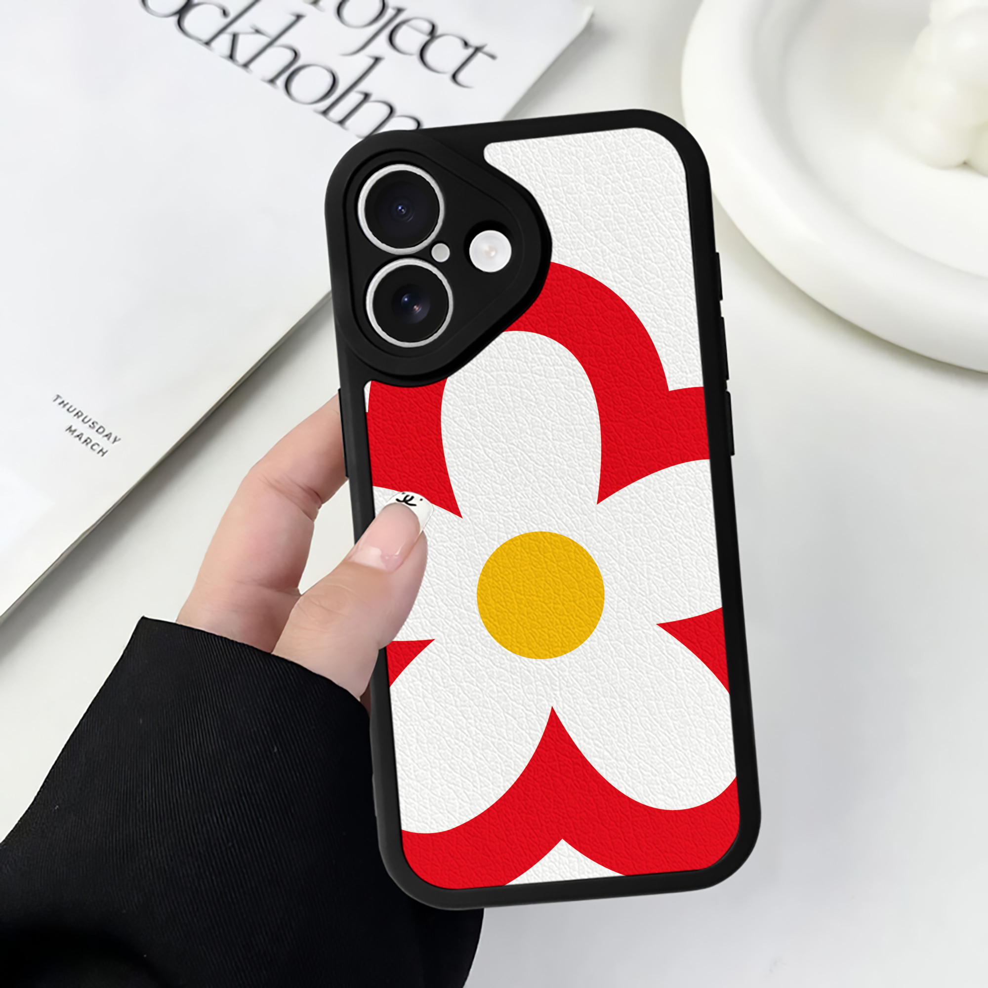 （画像用） Hello Kitty ハローキティ 【iPhone 16シリーズ対応】シリコンスマホケース（レザー調） 材質：シリコン